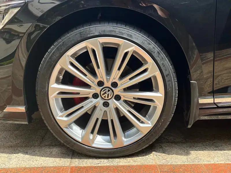 Volkswagen Magotan 2023 2 Millionth Unit Commemorative Edition 330TSI DSG Luxury — миниатюра 13