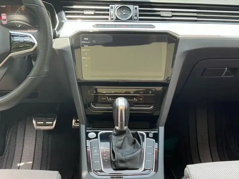 Volkswagen Magotan 2023 2 Millionth Unit Commemorative Edition 330TSI DSG Luxury — миниатюра 17