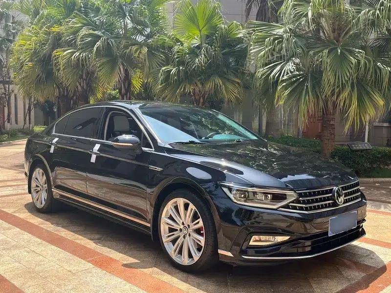 Volkswagen Magotan 2023 2 Millionth Unit Commemorative Edition 330TSI DSG Luxury — миниатюра 3