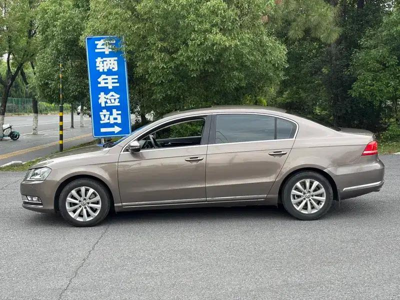 2015 Volkswagen Passat 1.8TSI Luxury — миниатюра 4