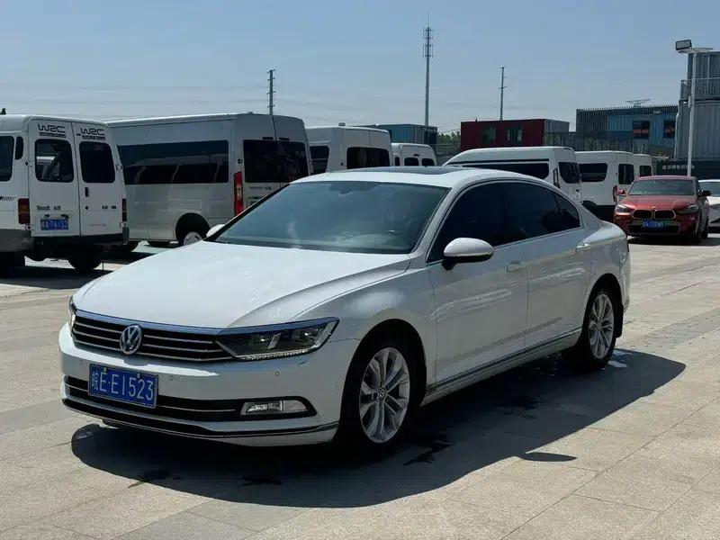 2018 Volkswagen Magotan Facelift 330TSI DSG Luxury Model — миниатюра 1