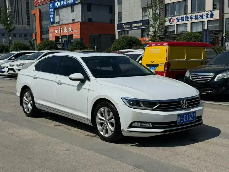 2018 Volkswagen Magotan Facelift 330TSI DSG Luxury Model — миниатюра 3