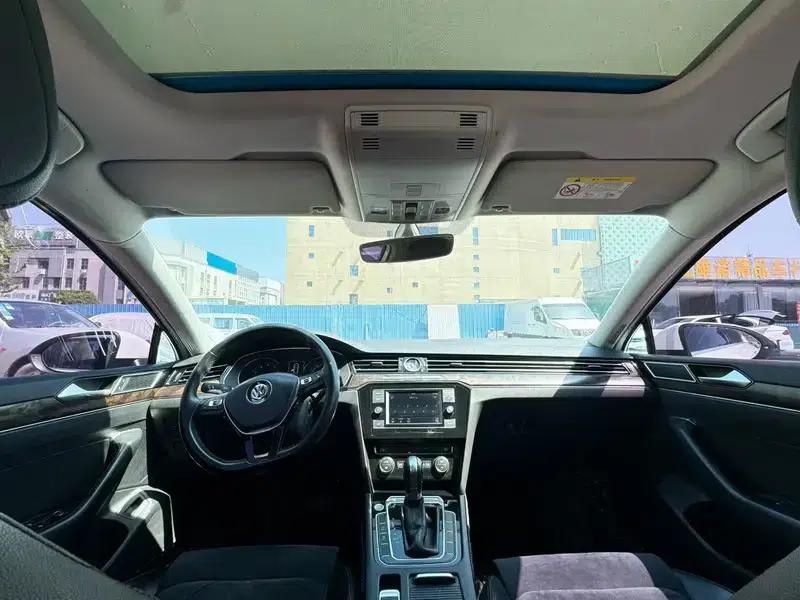 2018 Volkswagen Magotan Facelift 330TSI DSG Luxury Model — миниатюра 7