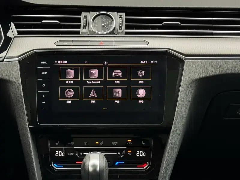 2020 Volkswagen Passat 330TSI DSG Luxury — миниатюра 11