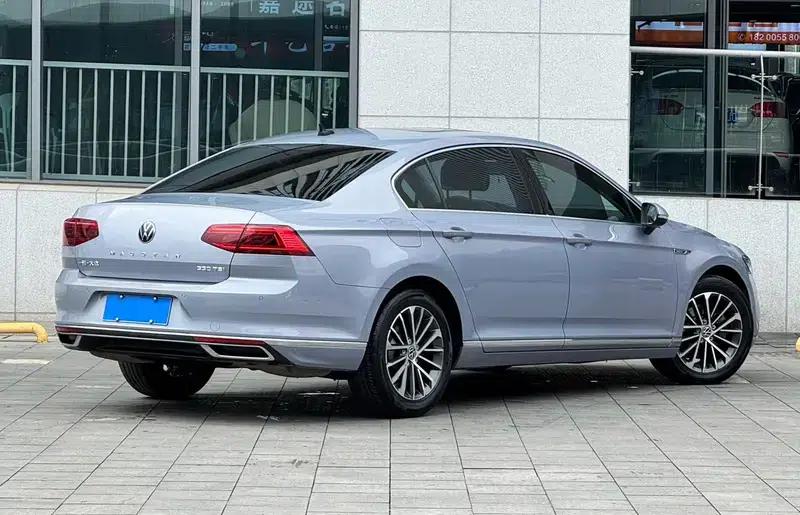 2020 Volkswagen Passat 330TSI DSG Luxury — миниатюра 4