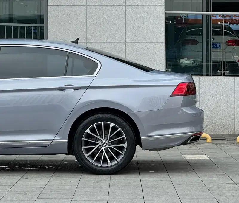 2020 Volkswagen Passat 330TSI DSG Luxury — миниатюра 5