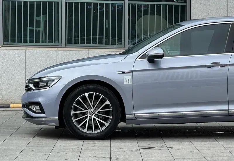 2020 Volkswagen Passat 330TSI DSG Luxury — миниатюра 6