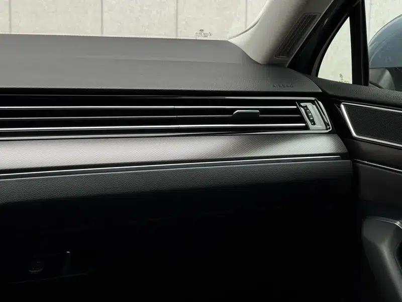 2020 Volkswagen Passat 330TSI DSG Luxury — миниатюра 9