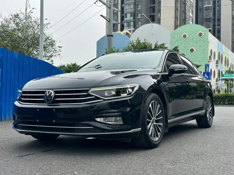 2020 Volkswagen Passat 330TSI DSG Premium — миниатюра 1