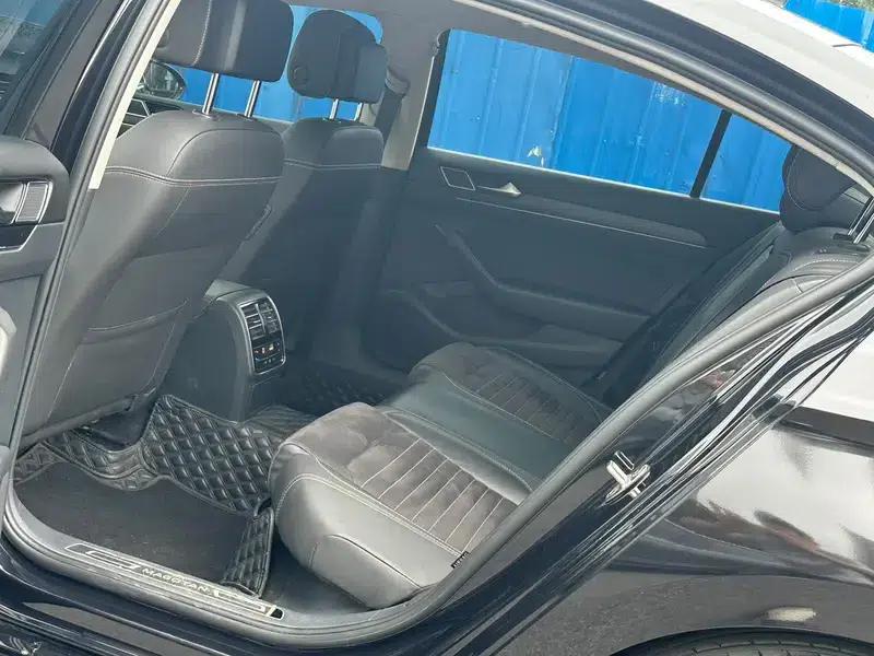 2020 Volkswagen Passat 330TSI DSG Premium — миниатюра 9