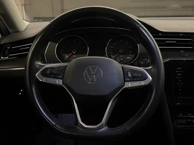 Volkswagen Passat 2021 330TSI DSG 30th Anniversary Edition — миниатюра 15