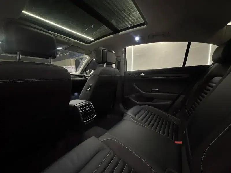 Volkswagen Passat 2021 330TSI DSG 30th Anniversary Edition — миниатюра 20