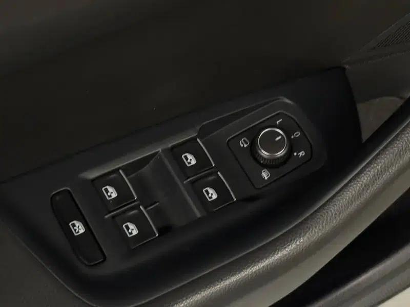Volkswagen Passat 2021 330TSI DSG 30th Anniversary Edition — миниатюра 21