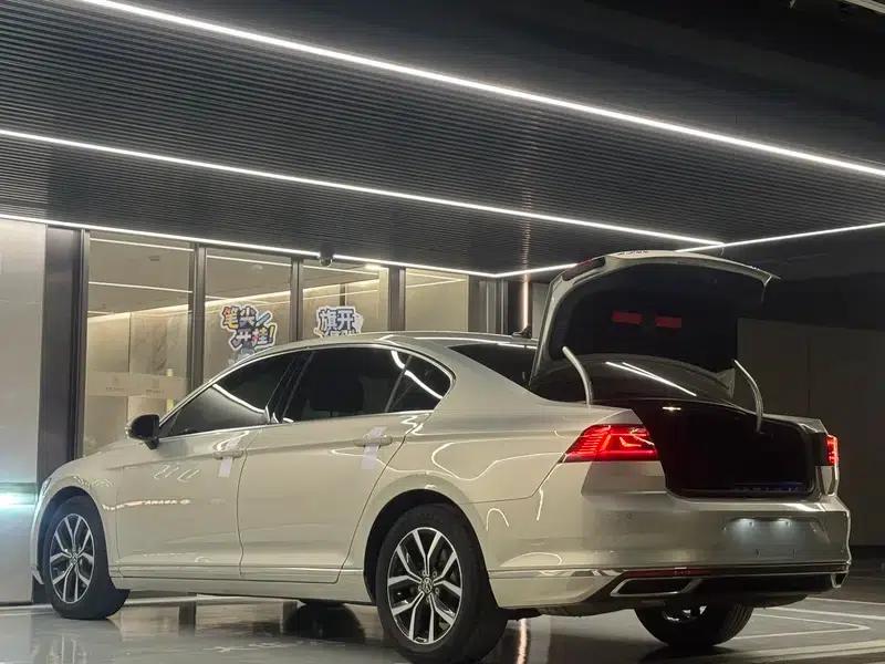Volkswagen Passat 2021 330TSI DSG 30th Anniversary Edition — миниатюра 4