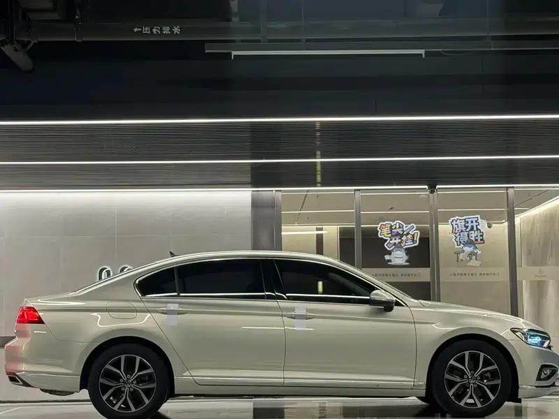 Volkswagen Passat 2021 330TSI DSG 30th Anniversary Edition — миниатюра 6