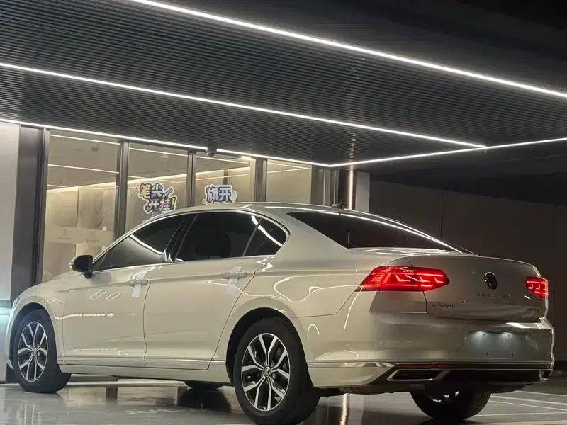 Volkswagen Passat 2021 330TSI DSG 30th Anniversary Edition — миниатюра 8