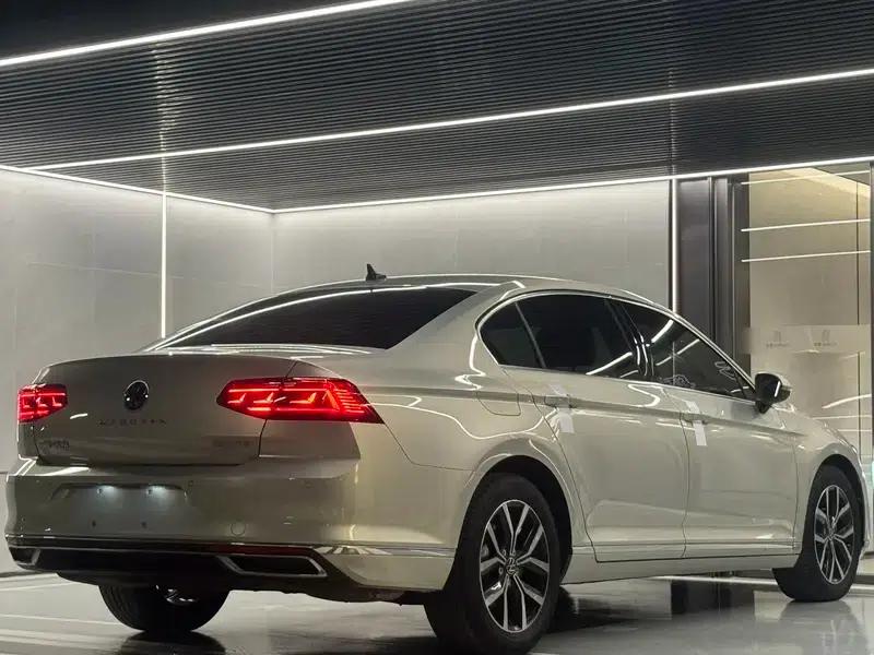 Volkswagen Passat 2021 330TSI DSG 30th Anniversary Edition — миниатюра 9