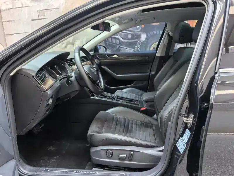 2017 Volkswagen Passat 330TSI DSG Luxury — миниатюра 8