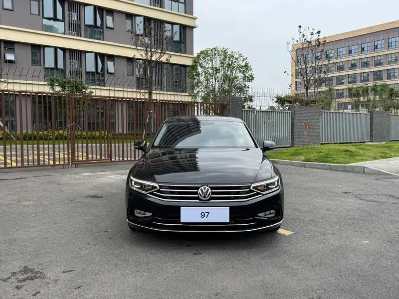 2020 Volkswagen Passat 330TSI DSG Leading Edition — миниатюра 2