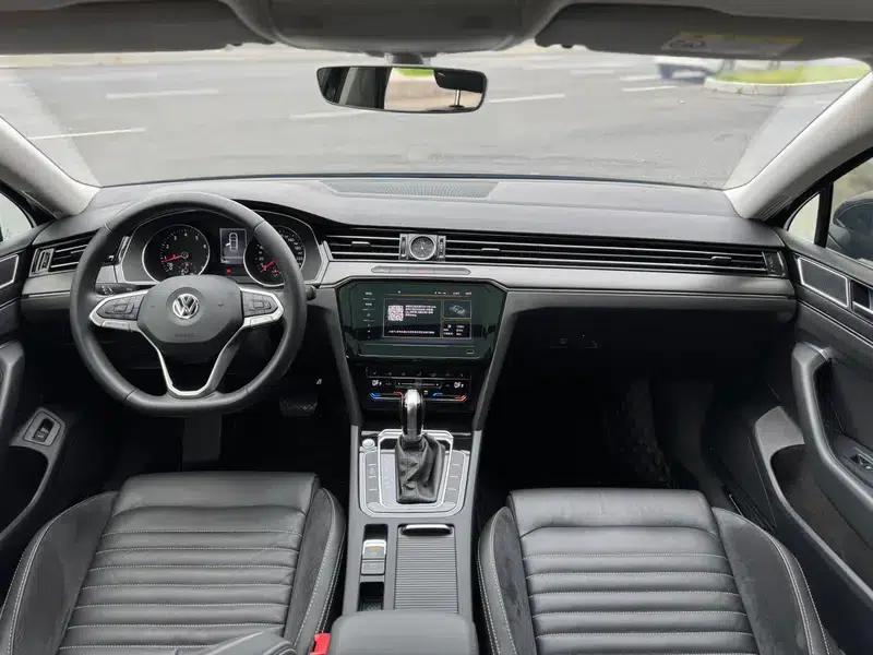 2020 Volkswagen Passat 330TSI DSG Leading Edition — миниатюра 5
