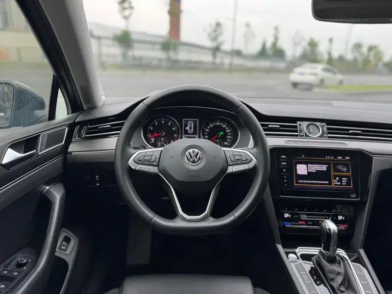 2020 Volkswagen Passat 330TSI DSG Leading Edition — миниатюра 8