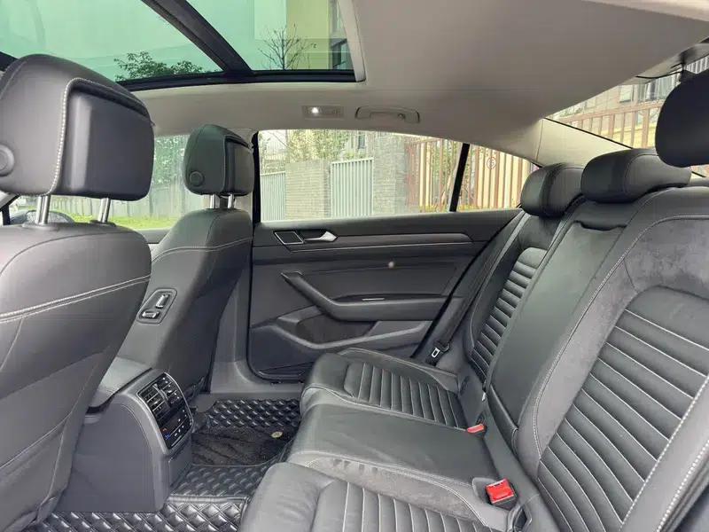 2020 Volkswagen Passat 330TSI DSG Leading Edition — миниатюра 10