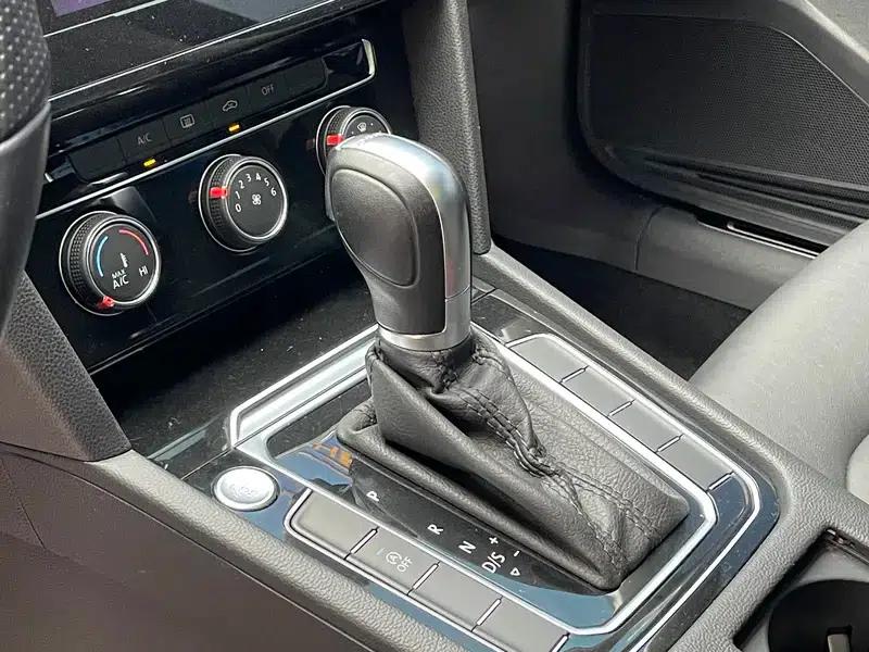 Volkswagen Magotan 2023 2 Millionth Unit Commemorative Edition 280TSI DSG Comfort Model — миниатюра 9