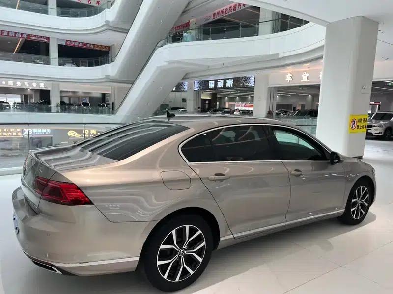 Volkswagen Passat 2021 330TSI DSG 30th Anniversary Edition — миниатюра 4