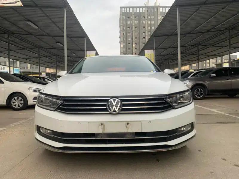 2017 Volkswagen Magotan 330TSI DSG Leading Edition — миниатюра 2