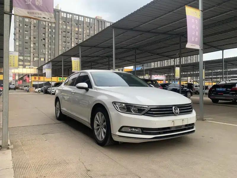 2017 Volkswagen Magotan 330TSI DSG Leading Edition — миниатюра 3