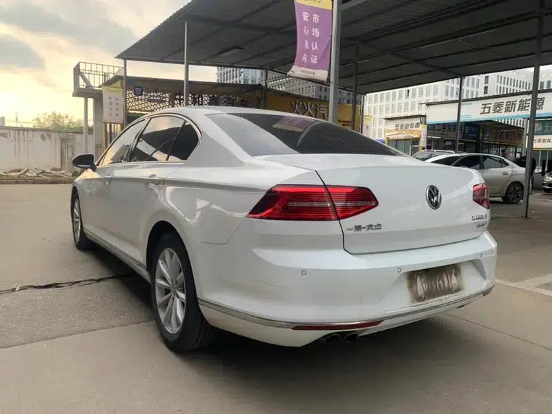 2017 Volkswagen Magotan 330TSI DSG Leading Edition — миниатюра 4