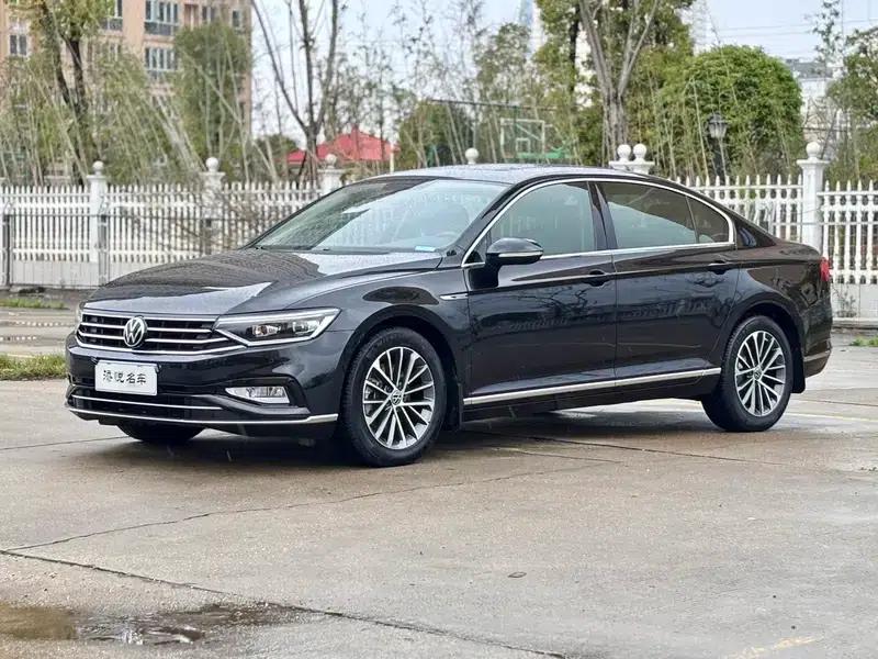 2020 Volkswagen Passat 330TSI DSG Luxury — миниатюра 1