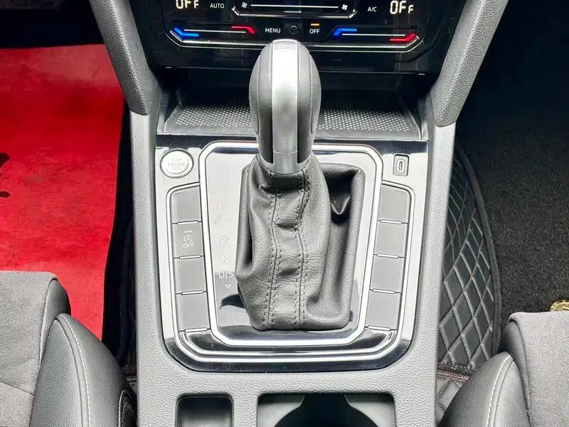 2020 Volkswagen Passat 330TSI DSG Luxury — миниатюра 13