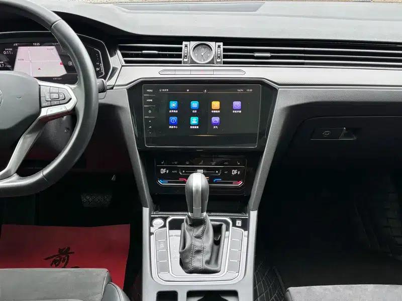 2020 Volkswagen Passat 330TSI DSG Luxury — миниатюра 7