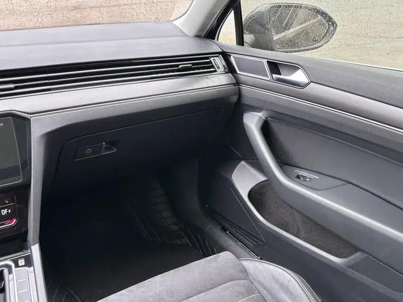 2020 Volkswagen Passat 330TSI DSG Luxury — миниатюра 8