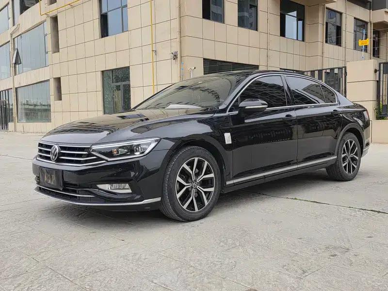 2020 Volkswagen Passat 330TSI DSG Leading Edition — миниатюра 1