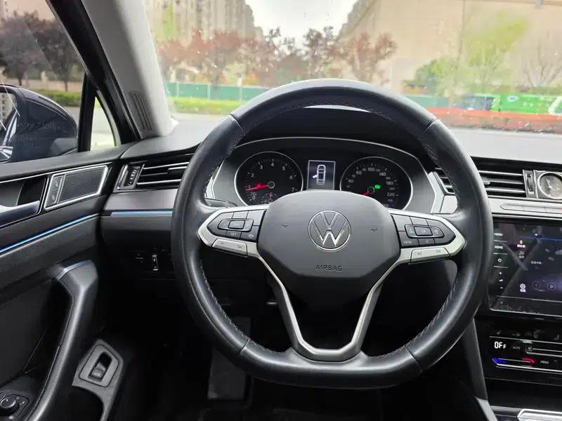 2020 Volkswagen Passat 330TSI DSG Leading Edition — миниатюра 14