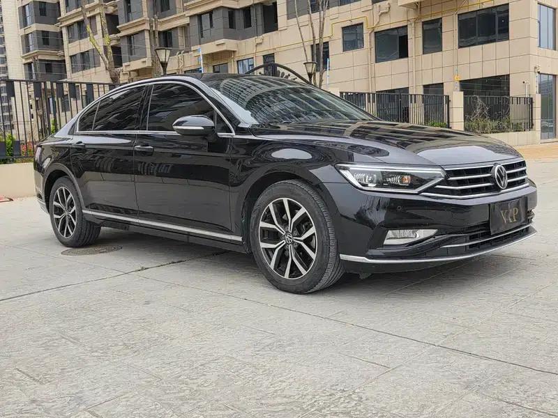 2020 Volkswagen Passat 330TSI DSG Leading Edition — миниатюра 3