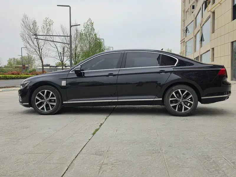 2020 Volkswagen Passat 330TSI DSG Leading Edition — миниатюра 4