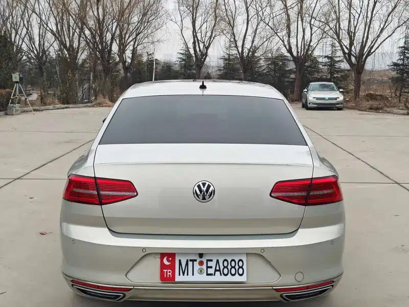 2018 Volkswagen Passat 330TSI DSG Premium — миниатюра 5