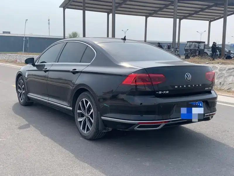 2020 Volkswagen Passat 330TSI DSG Leading Edition — миниатюра 4