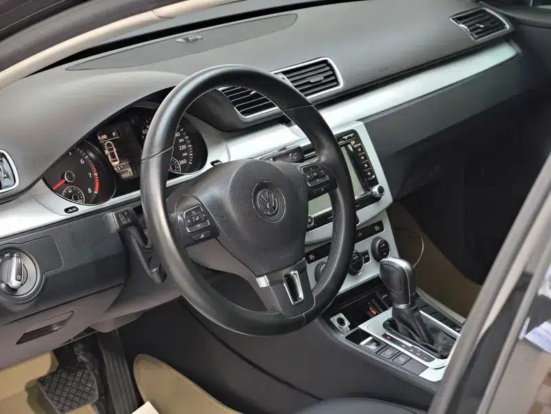 2015 Volkswagen Passat 1.8TSI Luxury — миниатюра 17