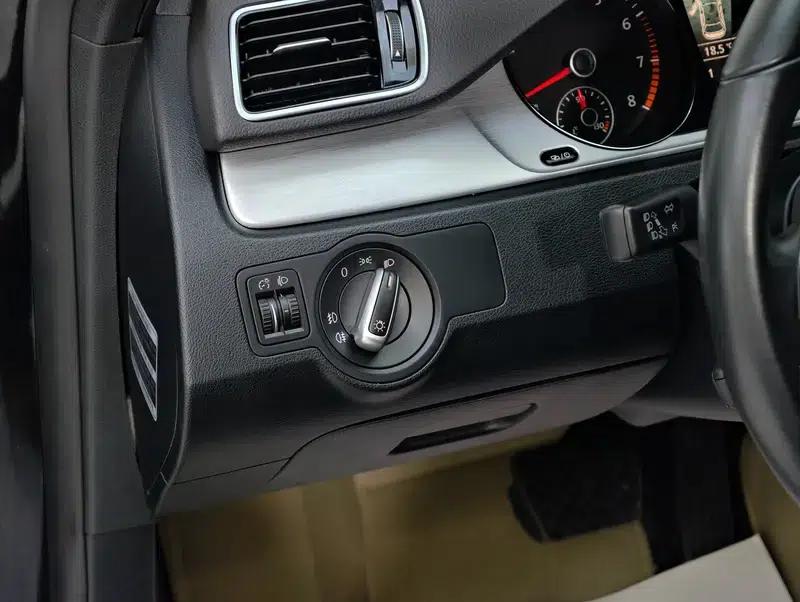2015 Volkswagen Passat 1.8TSI Luxury — миниатюра 18