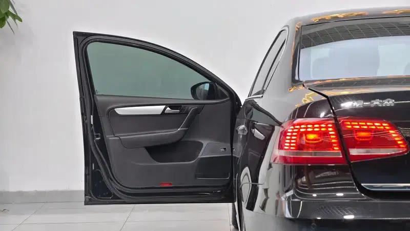 2015 Volkswagen Passat 1.8TSI Luxury — миниатюра 34