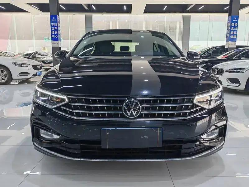 Volkswagen Magotan 2023 2 Millionth Unit Commemorative Edition 330TSI DSG Leading Model — миниатюра 2