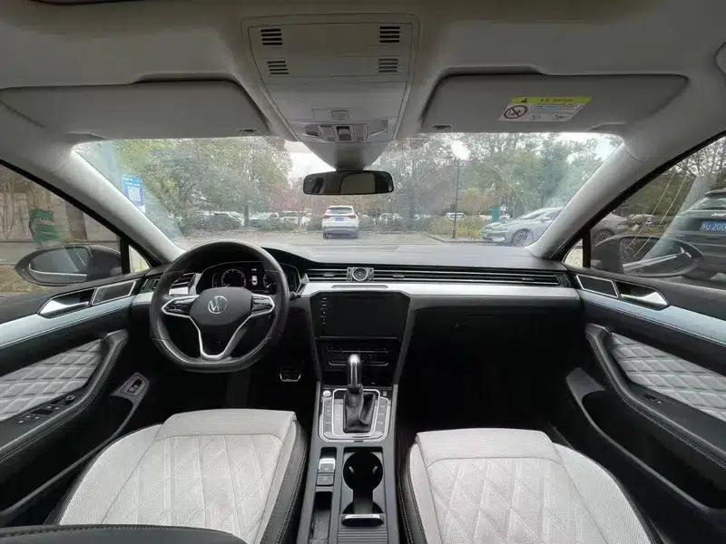 Volkswagen Magotan 2023 2 Millionth Unit Commemorative Edition 330TSI DSG Luxury — миниатюра 7