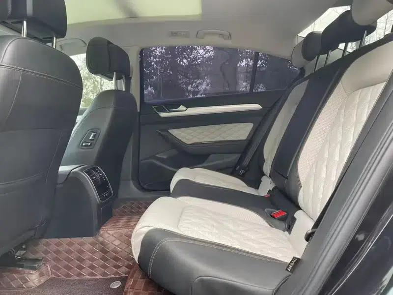 Volkswagen Magotan 2023 2 Millionth Unit Commemorative Edition 330TSI DSG Luxury — миниатюра 9