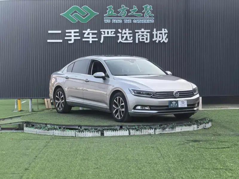 2017 Volkswagen Passat 330TSI DSG Premium — миниатюра 3