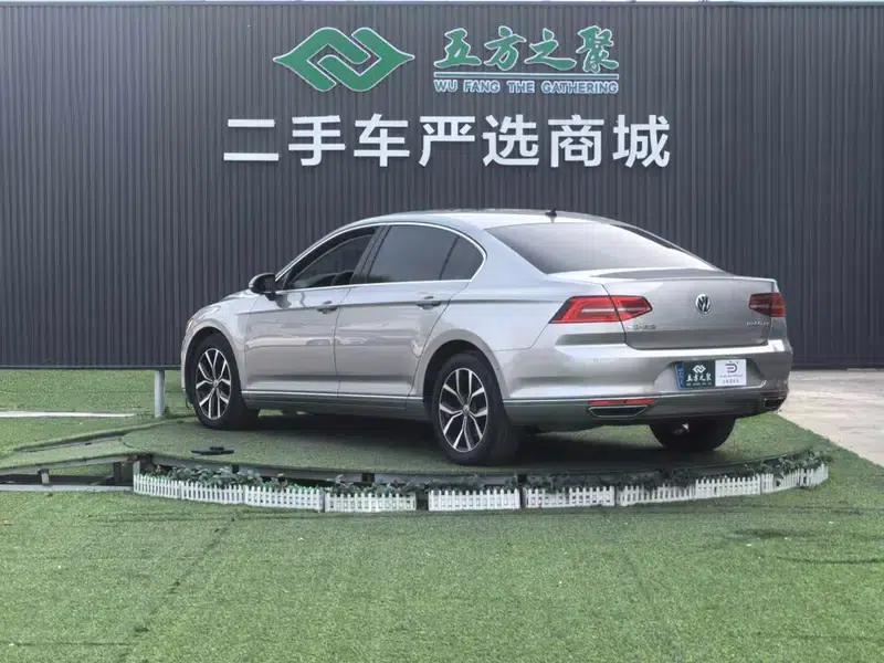 2017 Volkswagen Passat 330TSI DSG Premium — миниатюра 5