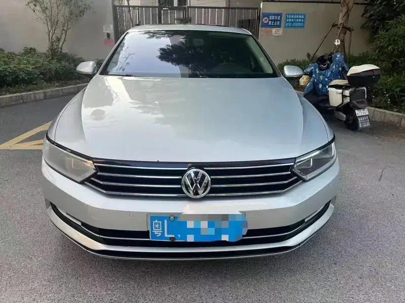 2017 Volkswagen Magotan 330TSI DSG Leading Edition — миниатюра 2